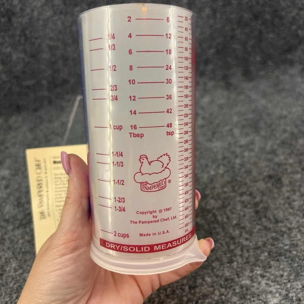 Pampered Chef Measure-All 2 Cup #2225 Measuring Push Up Wet Dry Ingredients